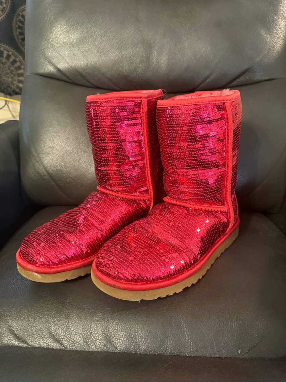 UGG Red Sequin Sparkly Women’s Size 7 Boots